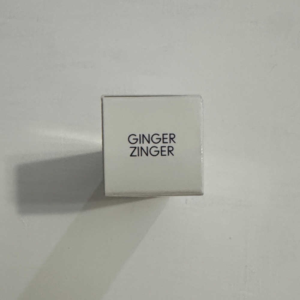 MAC Lipglass BLOW - Picture 3 of 3